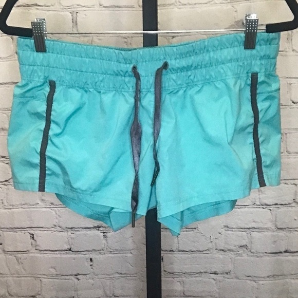 Lululemon Leader Of The Track Shorts Teal - Picture 1 of 4